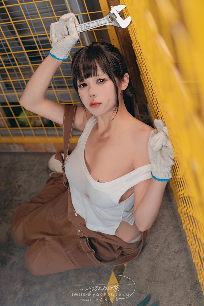 咬一口兔娘(黏黏团子兔) – NO.125 24.1月 机车修理工 Shake it[71P-1V]