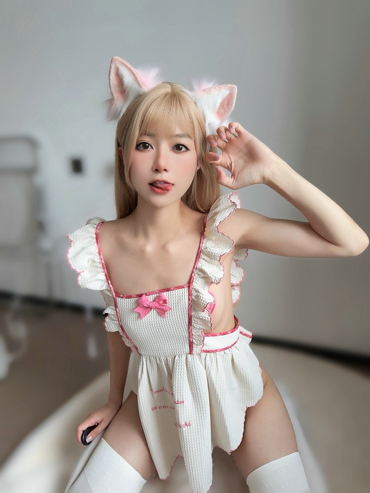 布丁大法 – NO.092 围裙猫咪 [37P]